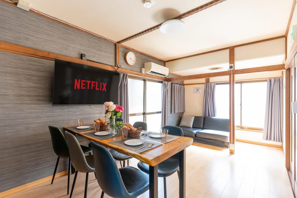 TV and multimedia, Living room, Dining area
