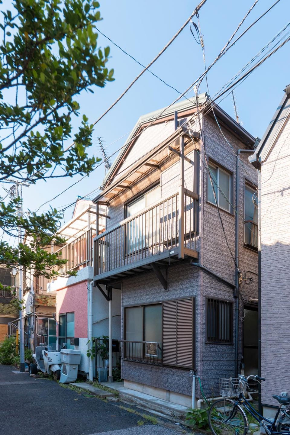 Property building, Day, Neighbourhood