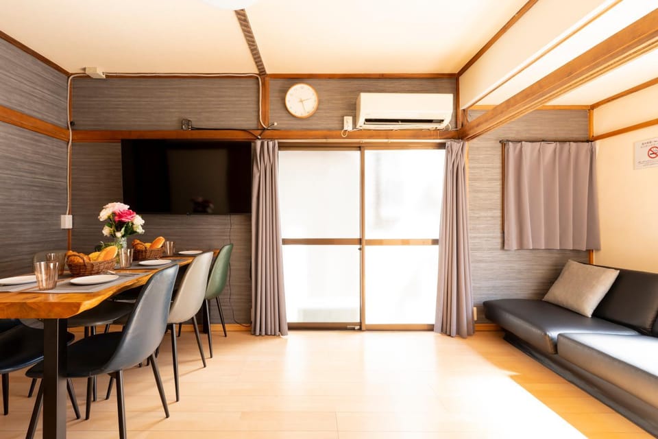 Living room, Dining area, air conditioner