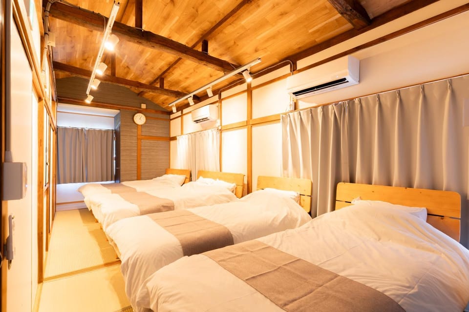 Bed, Bedroom, air conditioner