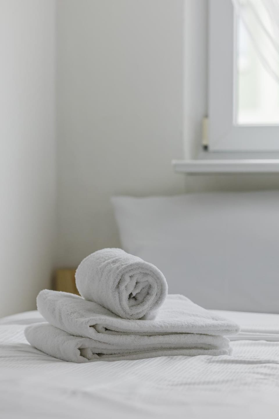 Bed, Photo of the whole room, Bedroom, towels