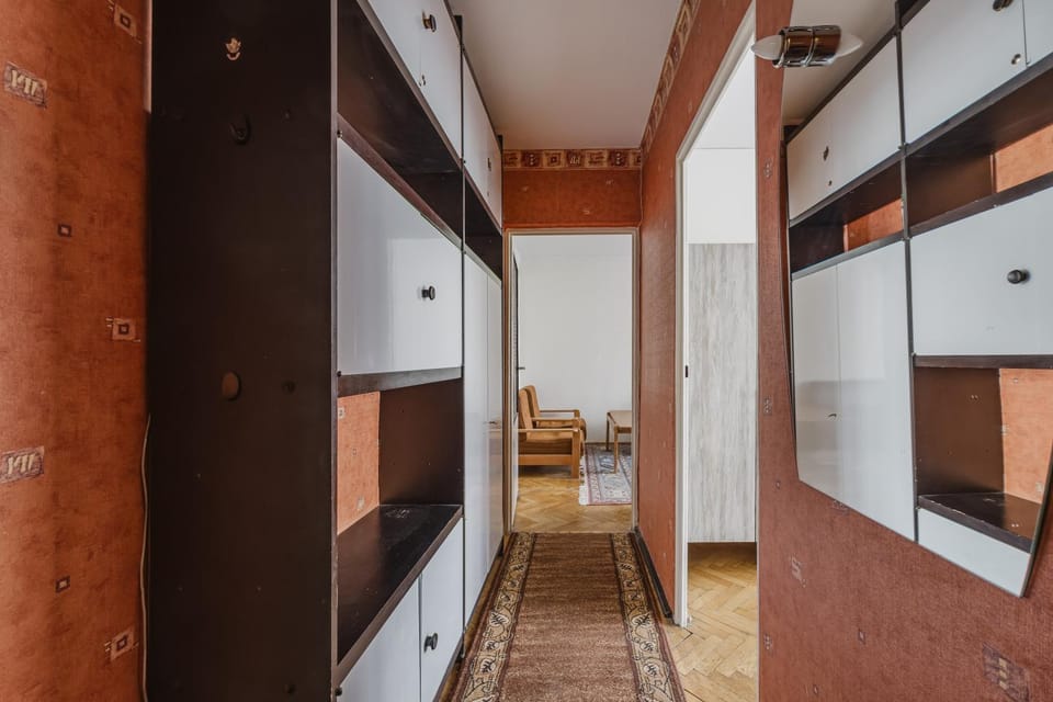 Photo of the whole room, wardrobe