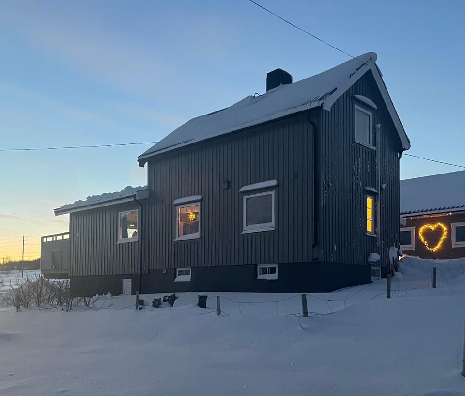 Koselig hus nær sjø og fjell House in Troms Og Finnmark