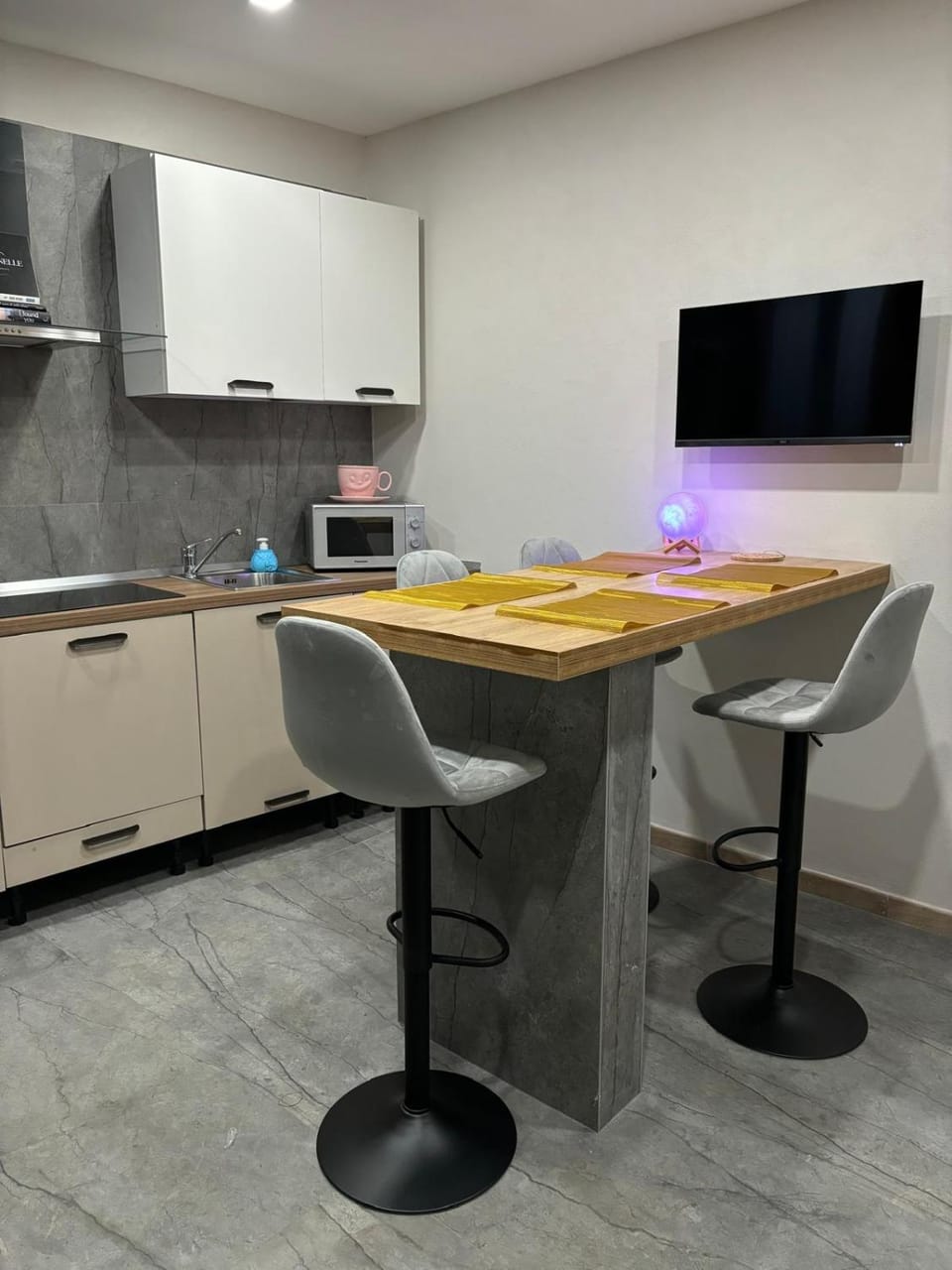 Fontanelle Home Apartment in Naples