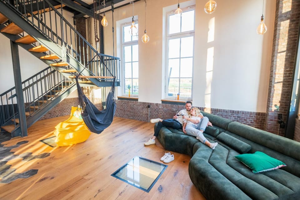 People, Living room, Seating area, group of guests