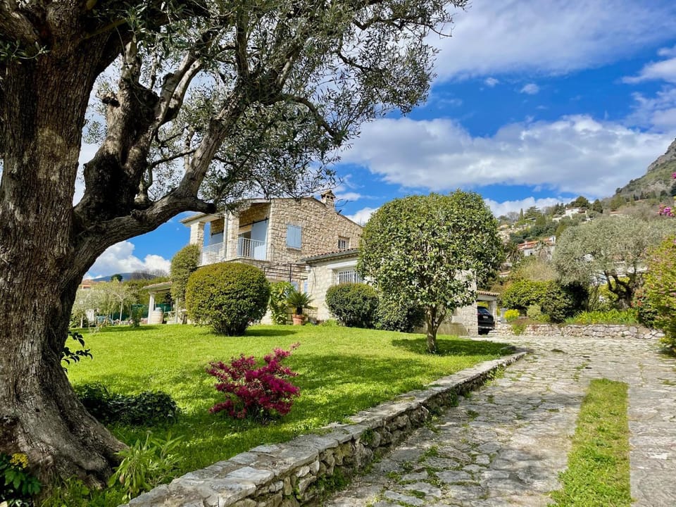 La Marjalou à Vence avec piscine & grand jardin Villa in Vence