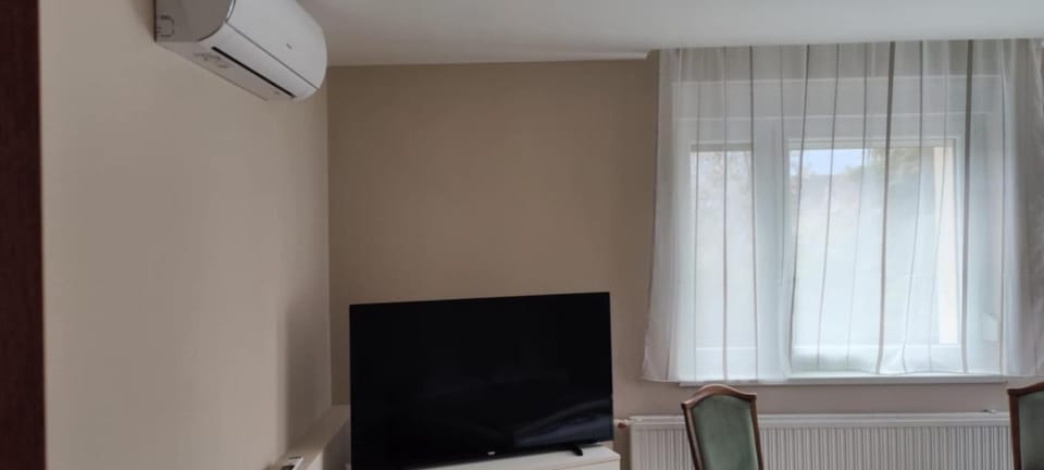 internet, air conditioner