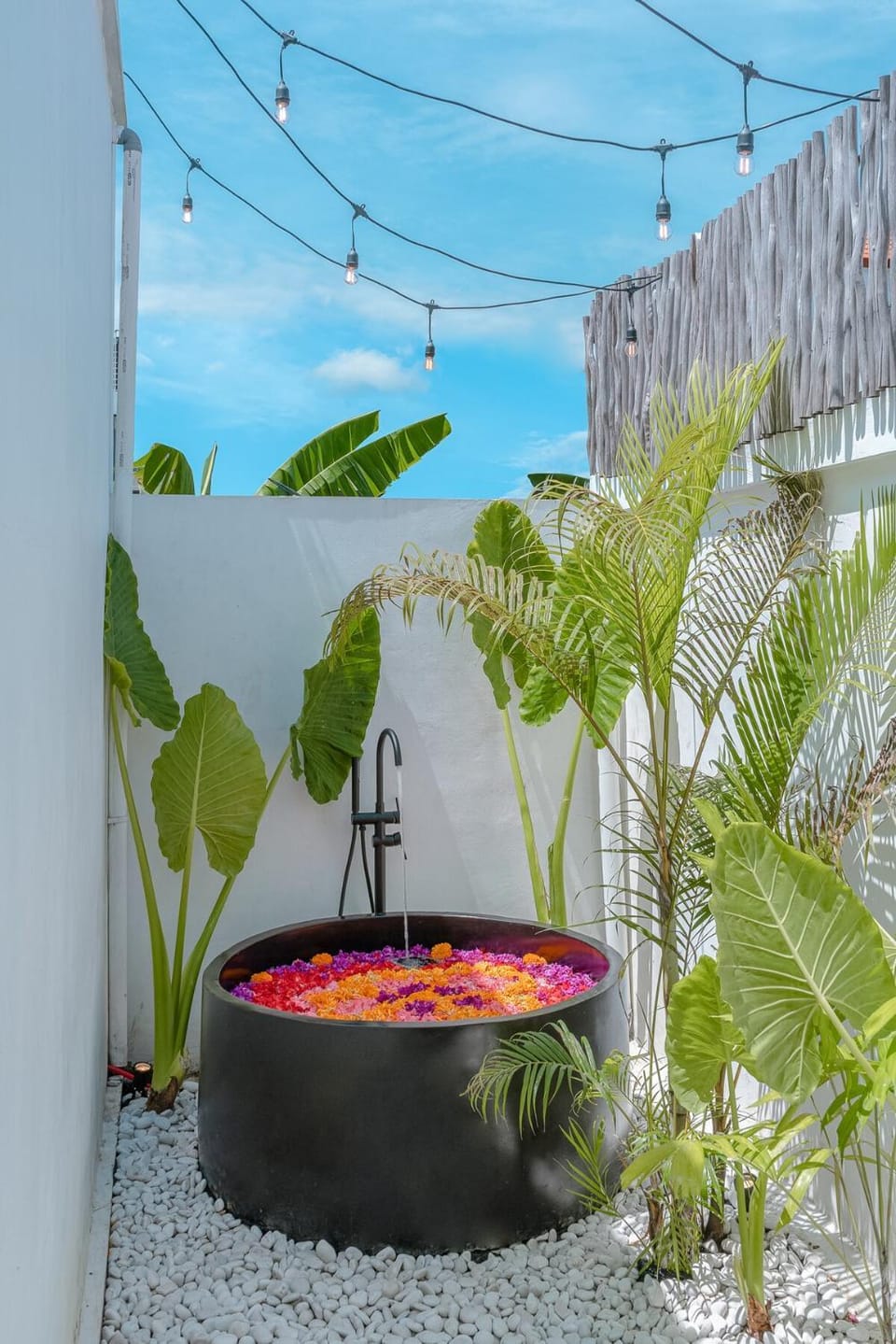 CASA SUKU - Tropical & Modern 3BR Villa - Canggu Beach Villa in North Kuta