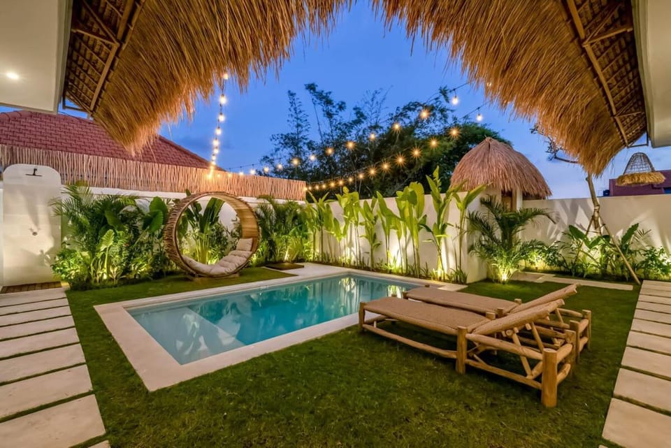 CASA SUKU - Tropical & Modern 3BR Villa - Canggu Beach Villa in North Kuta