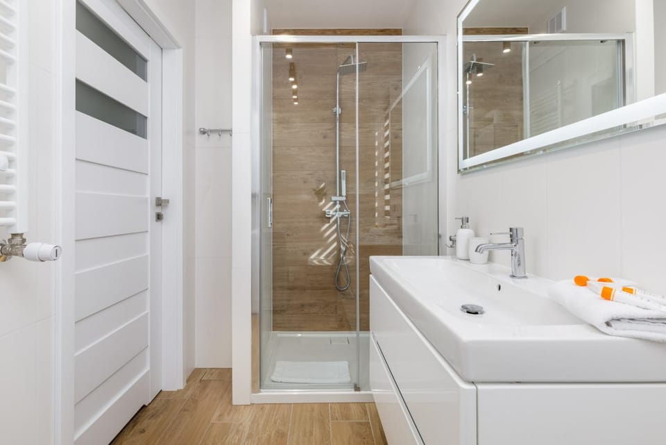 Shower, Bathroom, towels