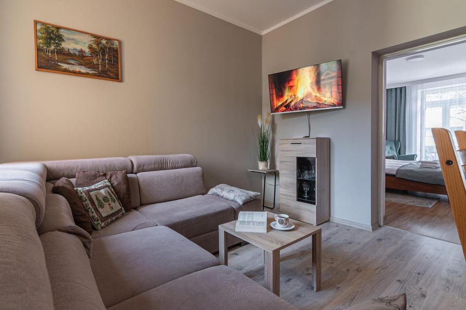 Communal lounge/ TV room, TV and multimedia, Living room, Seating area, Area and facilities, Area and facilities