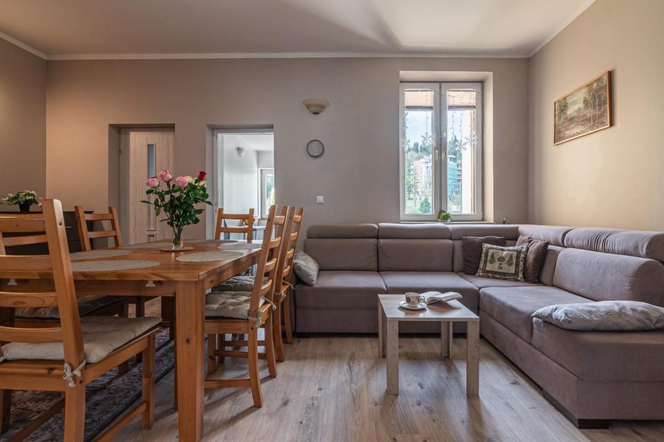 Communal lounge/ TV room, Living room, Dining area