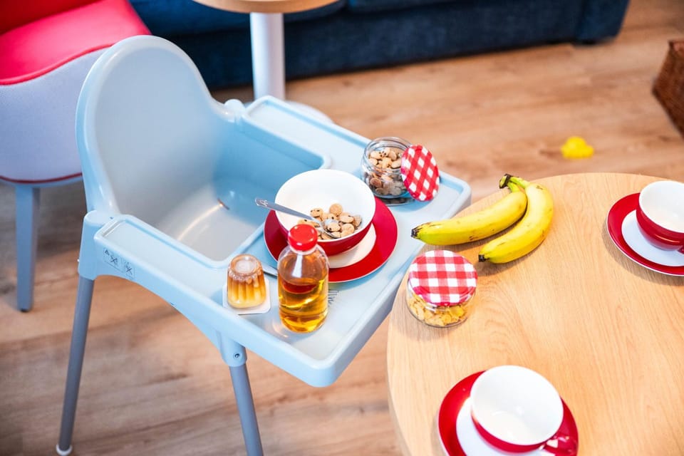 Food and drinks, Seating area, Food, Breakfast, Continental breakfast, Drinks