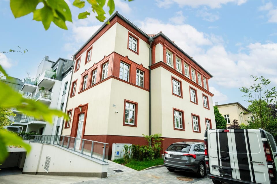 Property building, Location
