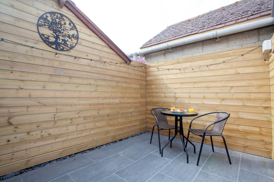 Garden, Dining area