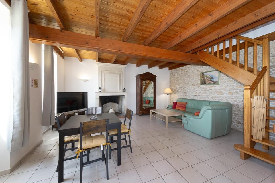 TV and multimedia, Living room, Dining area, Garden view, flat iron, internet, air conditioner