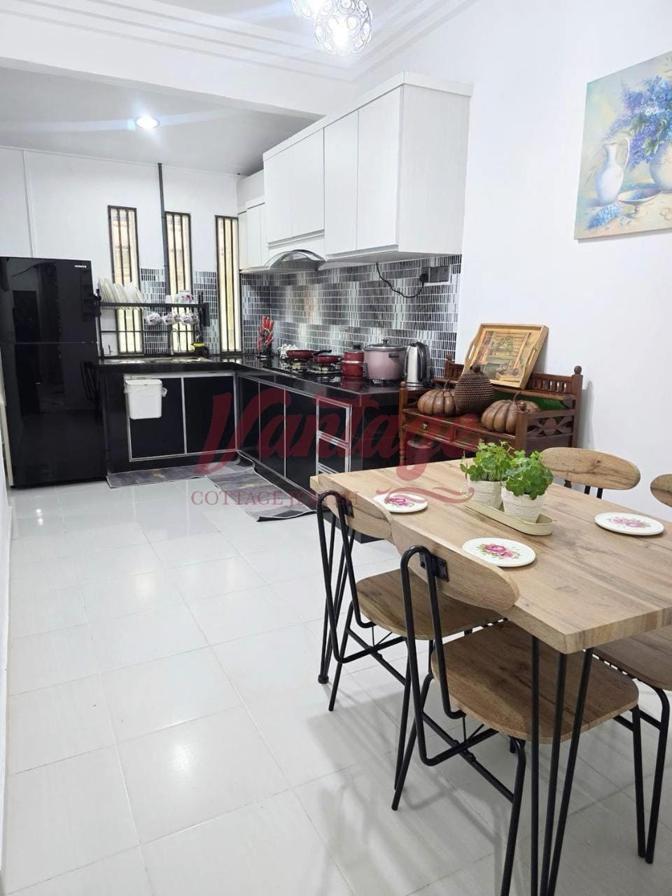 Dining area, kitchen
