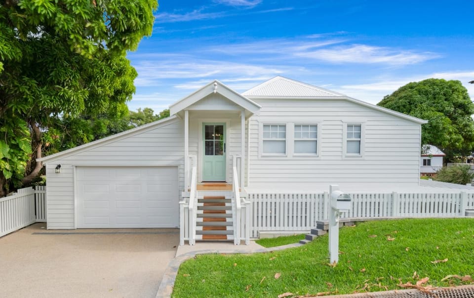 Sea Sage Cottage Family Stay by Beach & Shops House in Yeppoon