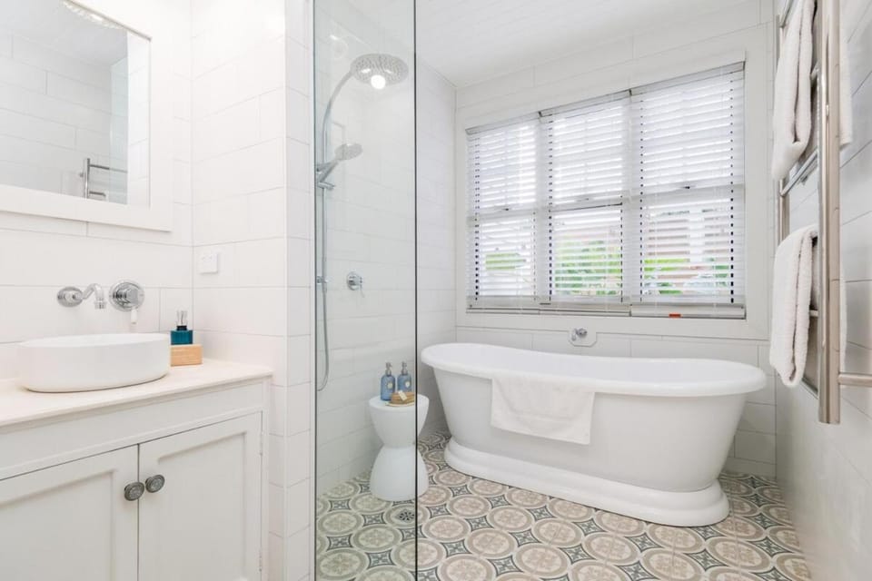 Shower, Bathroom, Bath, towels