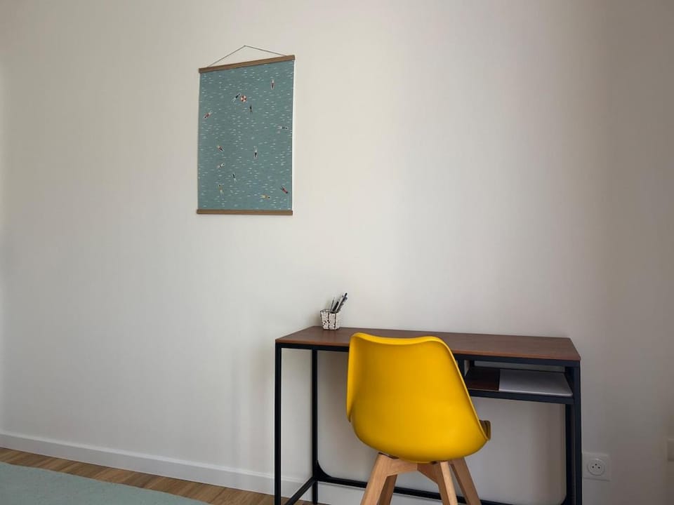 Seating area, Bedroom