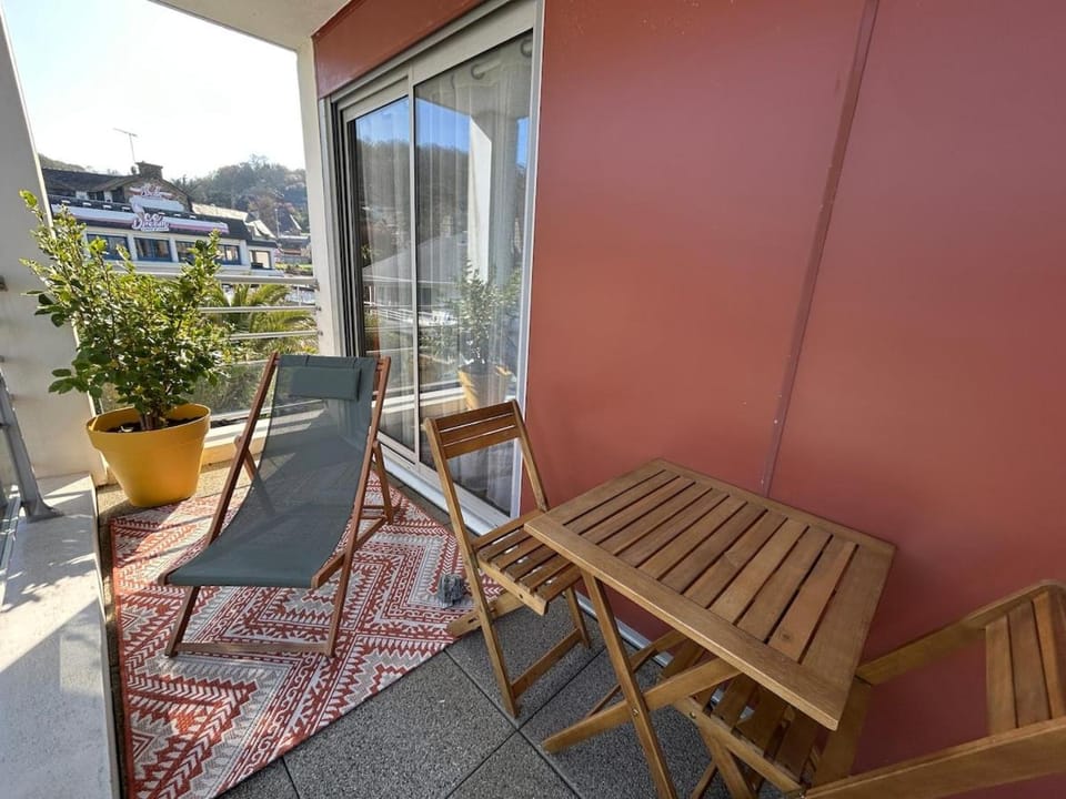 Patio, Day, View (from property/room), Balcony/Terrace, Dining area