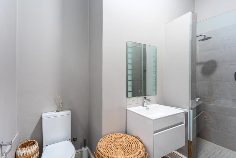 Shower, Toilet, Bathroom