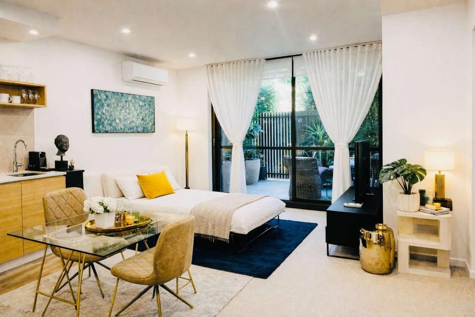 Living room, Photo of the whole room, Seating area