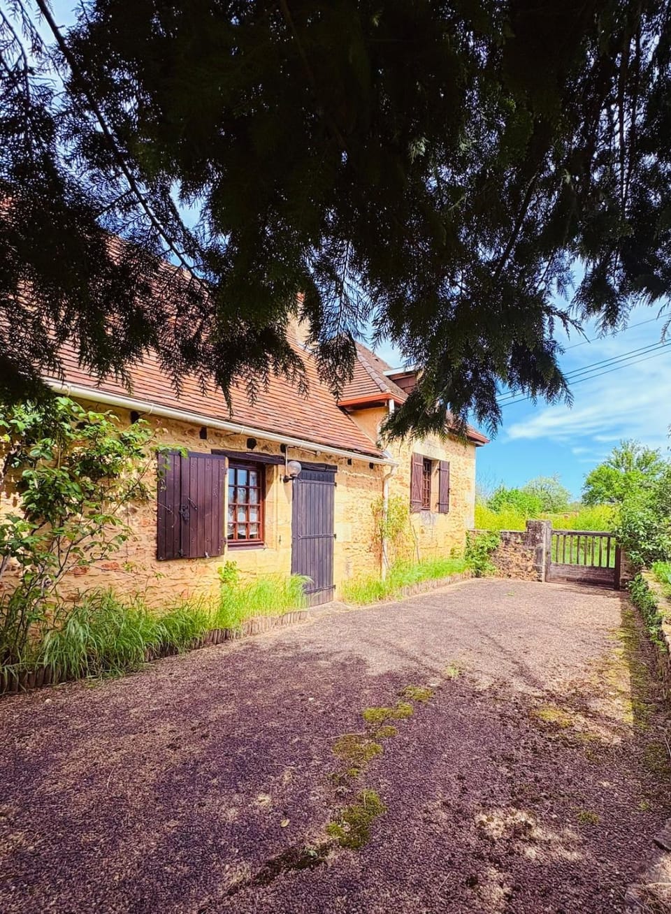 Property building, Day, Natural landscape, Garden