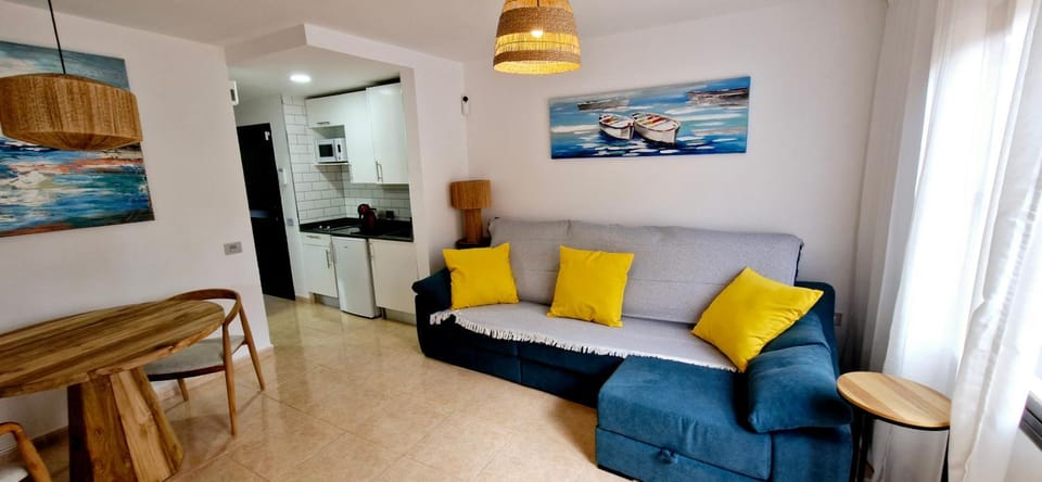 Kitchen or kitchenette, Living room, Seating area