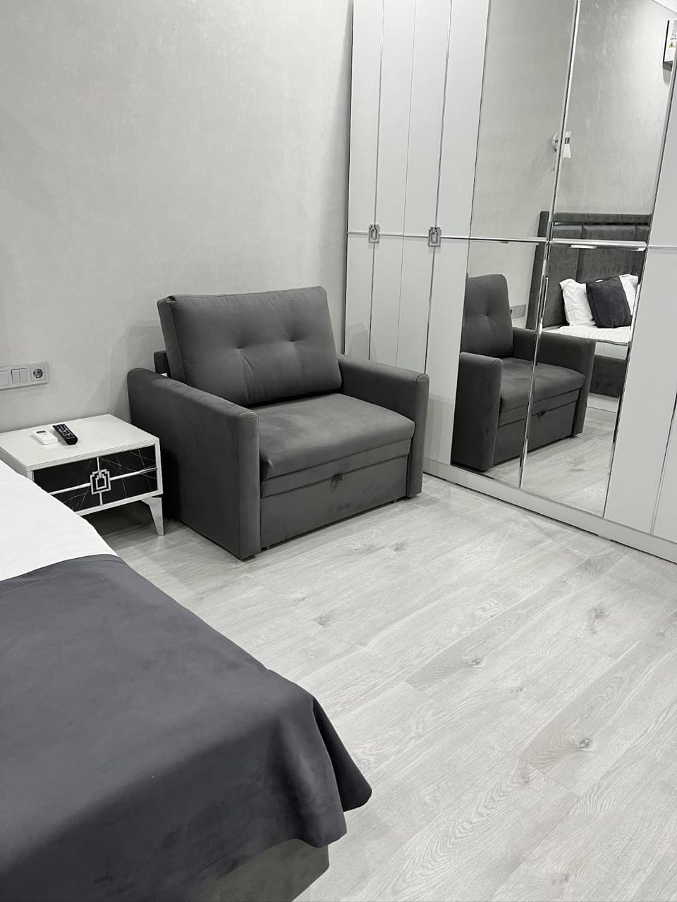 Bed, TV and multimedia, Living room, Bedroom