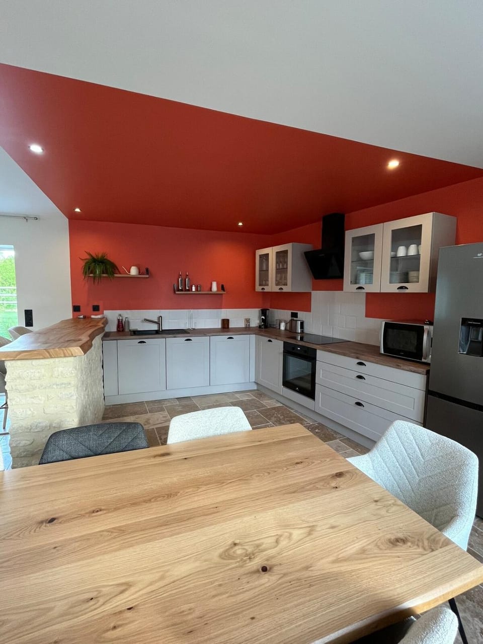 Kitchen or kitchenette, Dining area, dishwasher, oven, pet friendly, stove