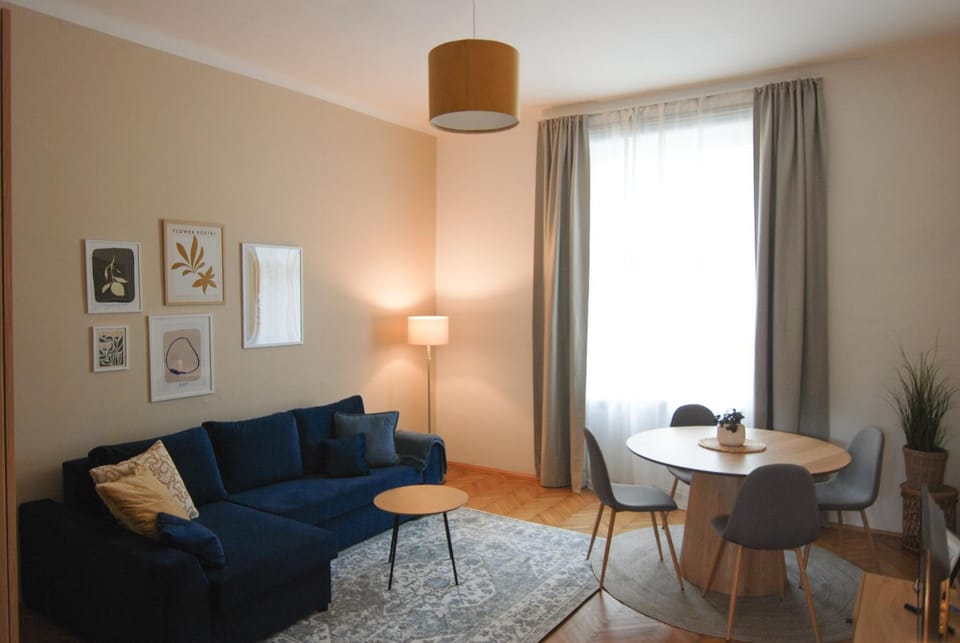 Living room, Seating area, Dining area