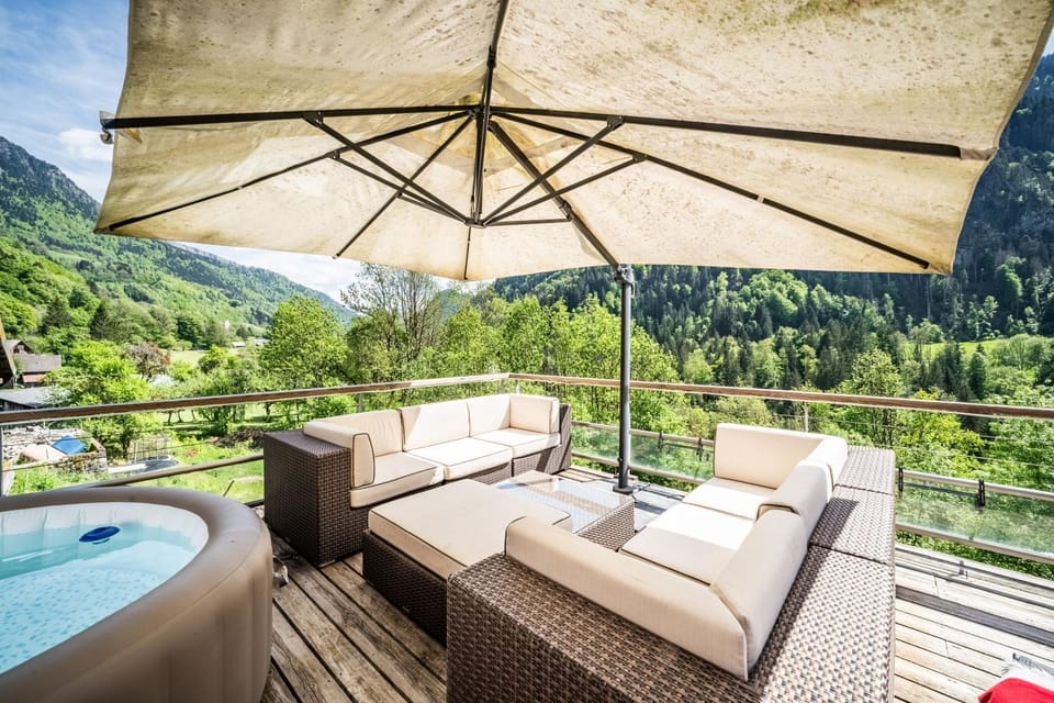 Property building, Balcony/Terrace, Living room, Swimming pool