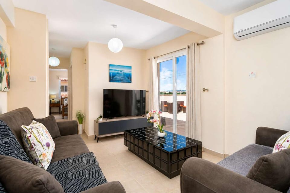 2BR Apartment with Pools - Maketta by Premier Apartment in Paralimni