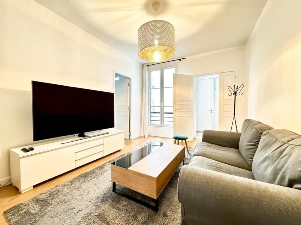 Spacious 4P Apartment Madeleine Department Stores Apartment in Paris