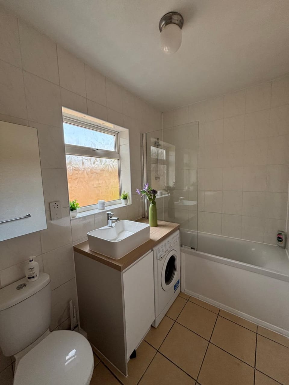 A modern and spacious 3 bedroom with garden Apartment in London Borough of Croydon