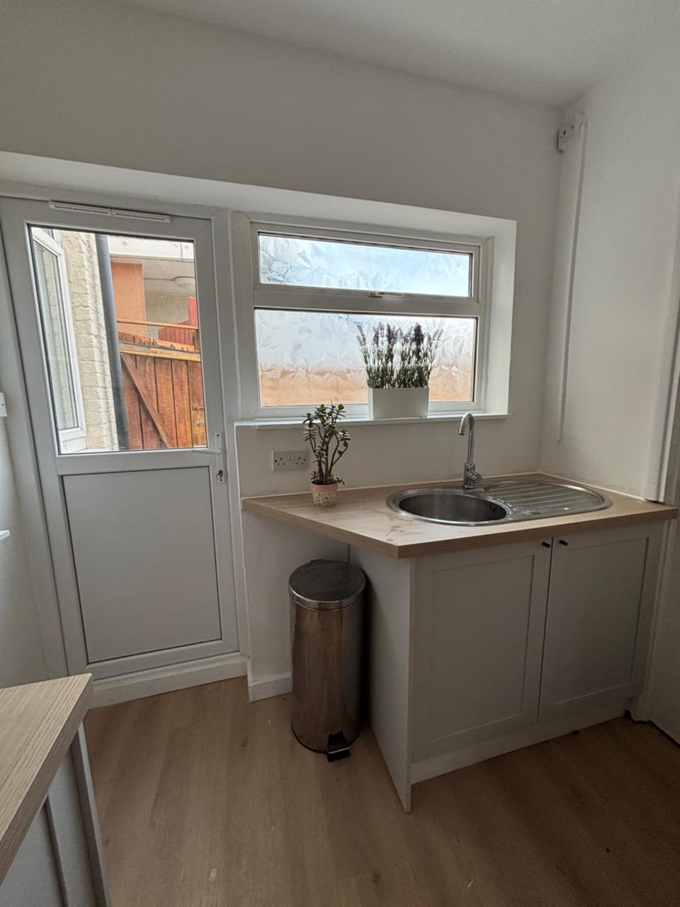 A modern and spacious 3 bedroom with garden Apartment in London Borough of Croydon