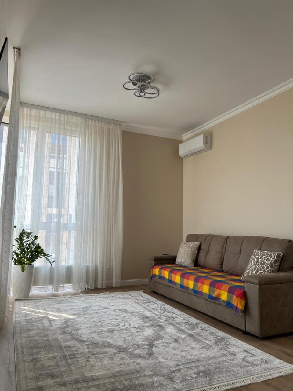 TV and multimedia, Living room, Seating area, air conditioner