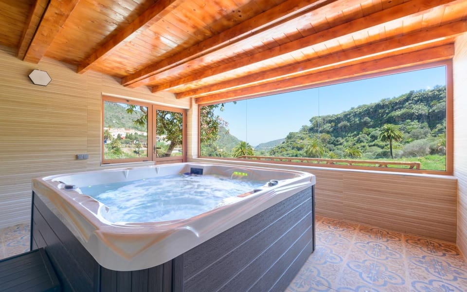Natural landscape, Hot Tub, Mountain view