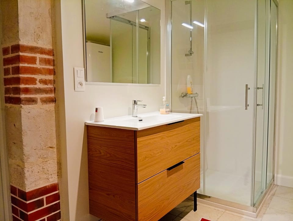 Shower, Bathroom