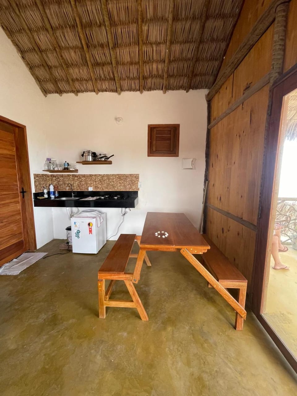 Kitchen or kitchenette, Dining area