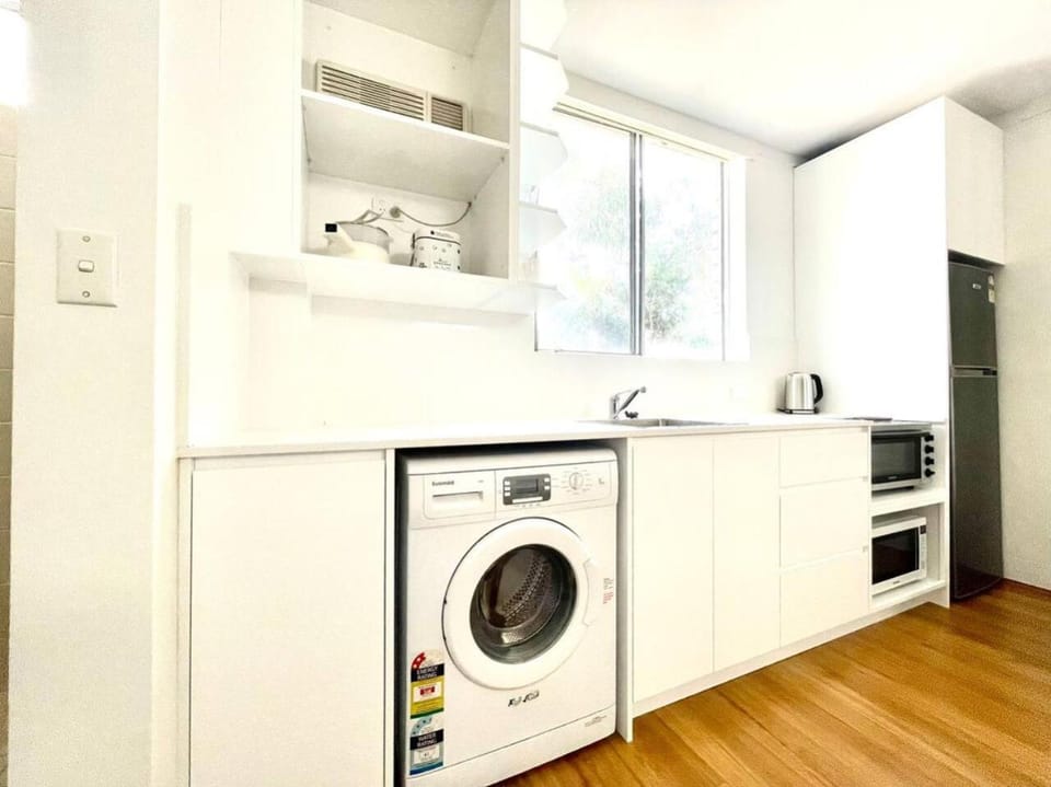 North Sydney Studio with Car Park AC Apartment in Sydney