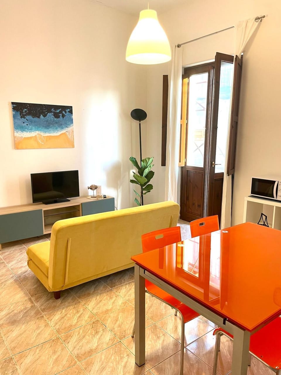 Communal lounge/ TV room, TV and multimedia, Living room, Seating area, Evening entertainment