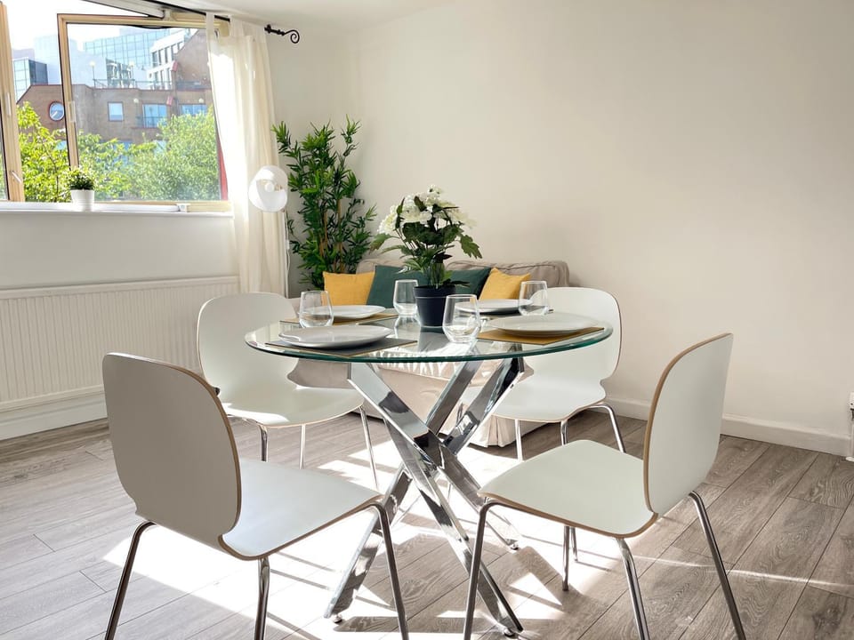 London Central 2 Bathroom Flat with Free Parking Apartment in London Borough of Southwark