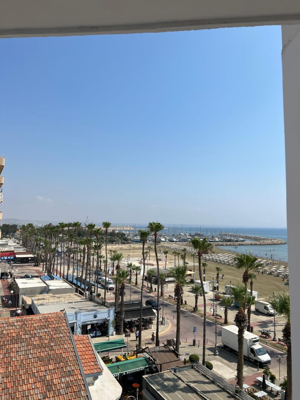 Finikoudes Sunrise Sea View Lux Apartment in Larnaca