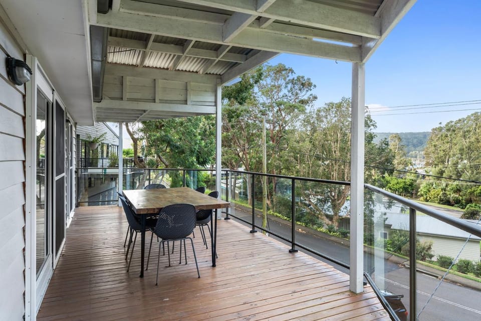 The Hervey Bay Hideout Coastal Escape House in Central Coast