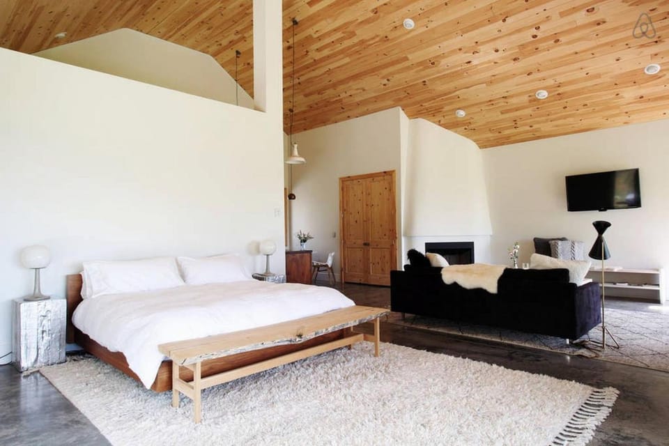 Luxurious Modern Chalet Rental on Top of the Shawangunk Mountains in New York House in Cragsmoor