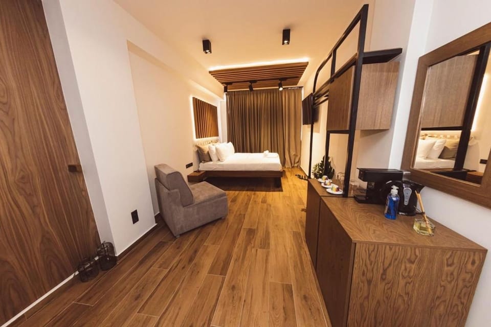 Bed, Photo of the whole room, Seating area