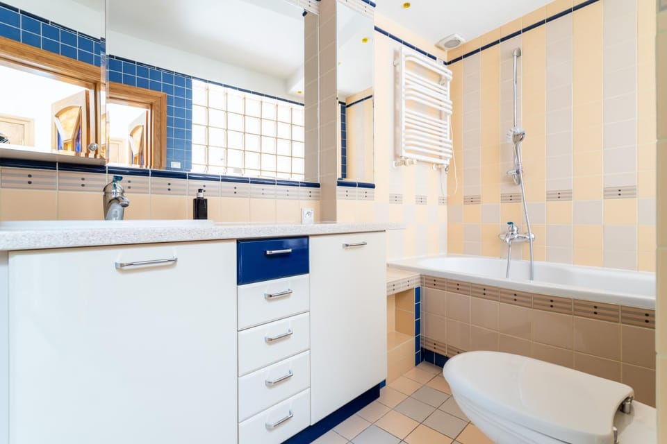 Bathroom, Bath