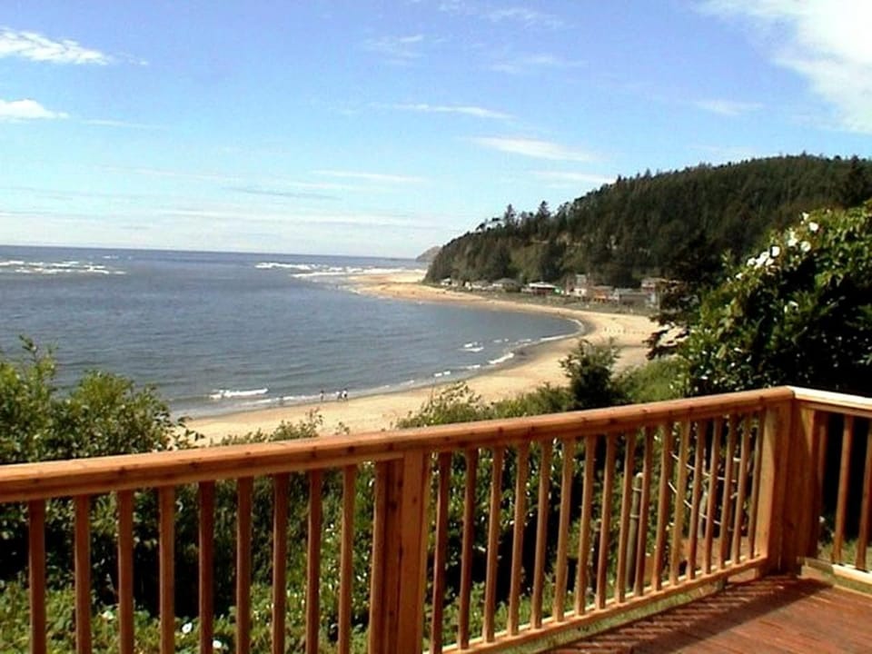 Spacious Cottage Rental with Ocean Views in Netarts, Oregon House in Netarts